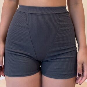 Pretty Little Thing - Gray shorts